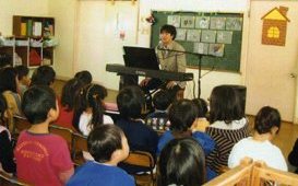 成章保育所での演奏