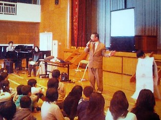 山内小学校での講演の様子